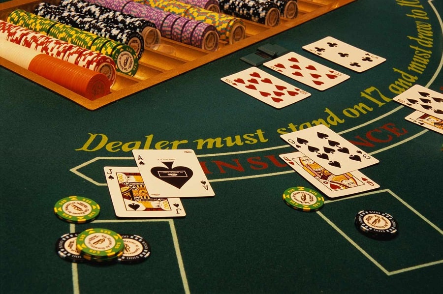 nhung nguyen tac de kiem tien trong blackjack nguoi choi can giu vung