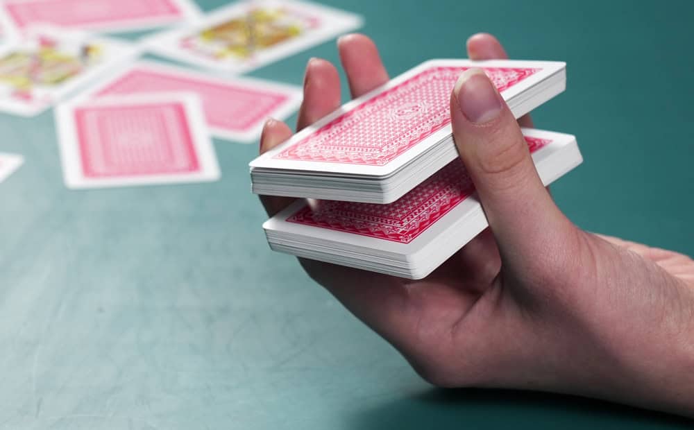 Bài Cào Rùa nổi bật nhờ tốc độ nhanh và luật chơi đơn giản hơn so với các game bài khác