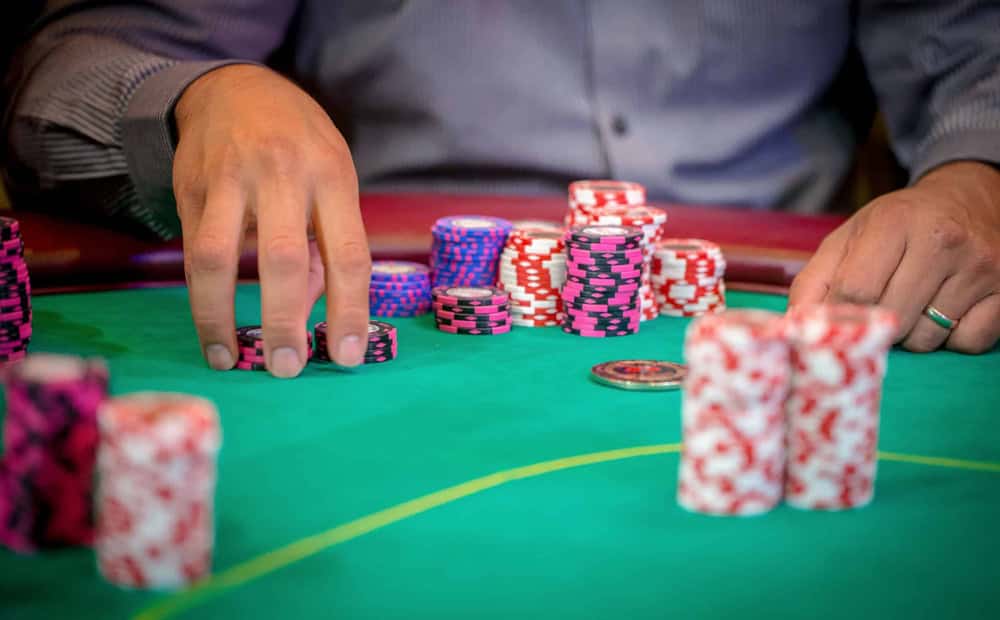 Bí quyết Raise trong Poker giúp người chơi luôn chiếm thế thượng phong