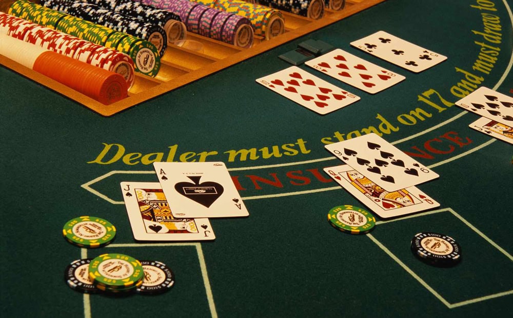 Cách suy luận bài Blackjack để không bị quắc